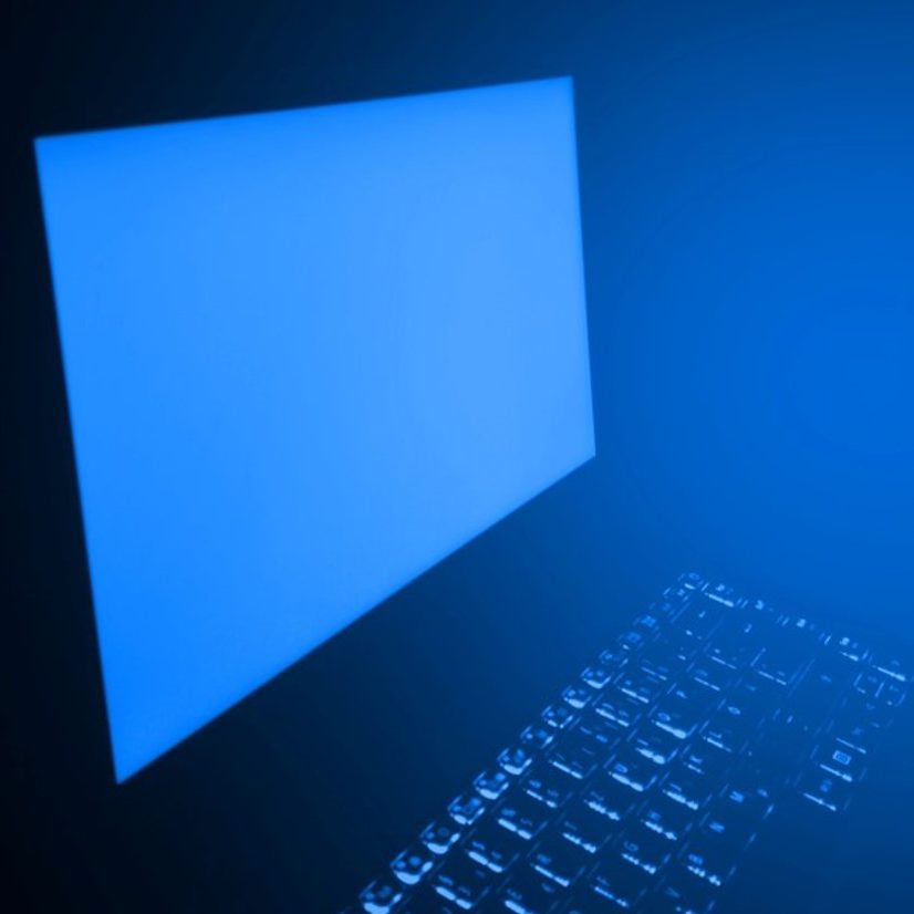 Blaues Licht: schädlich bei der Bildschirmarbeit, aber hilfreich bei der Lichttherapie?